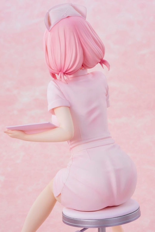 Descubre el apasionante mundo de Estatua Momo Belia Deviluke Nurse Costume.