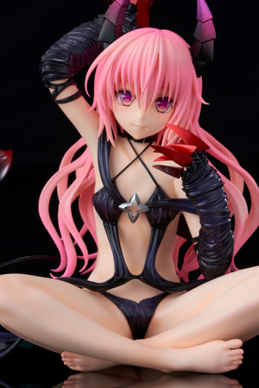 Descubre el apasionante mundo de Estatua Nana Astar Deviluke y Yuuki Rito To Love-Ru Darkness.