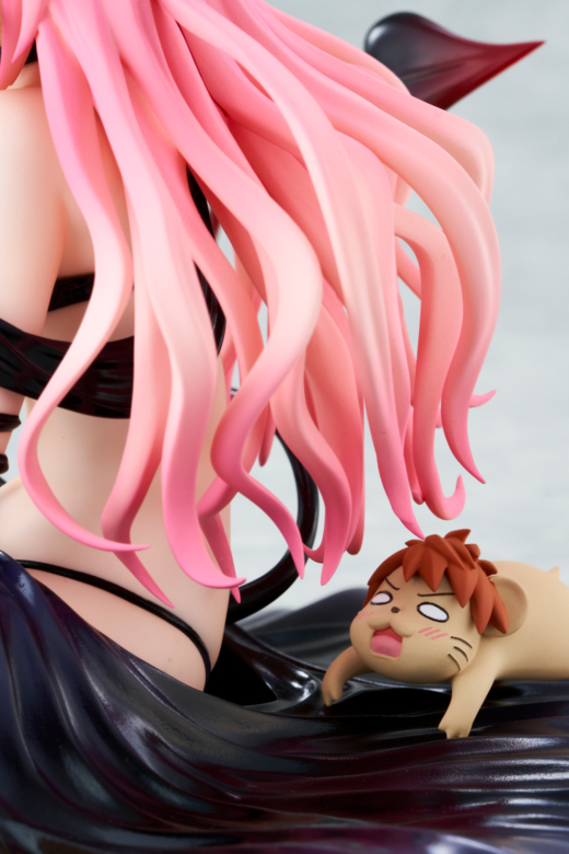 Descubre el apasionante mundo de Estatua Nana Astar Deviluke y Yuuki Rito To Love-Ru Darkness.