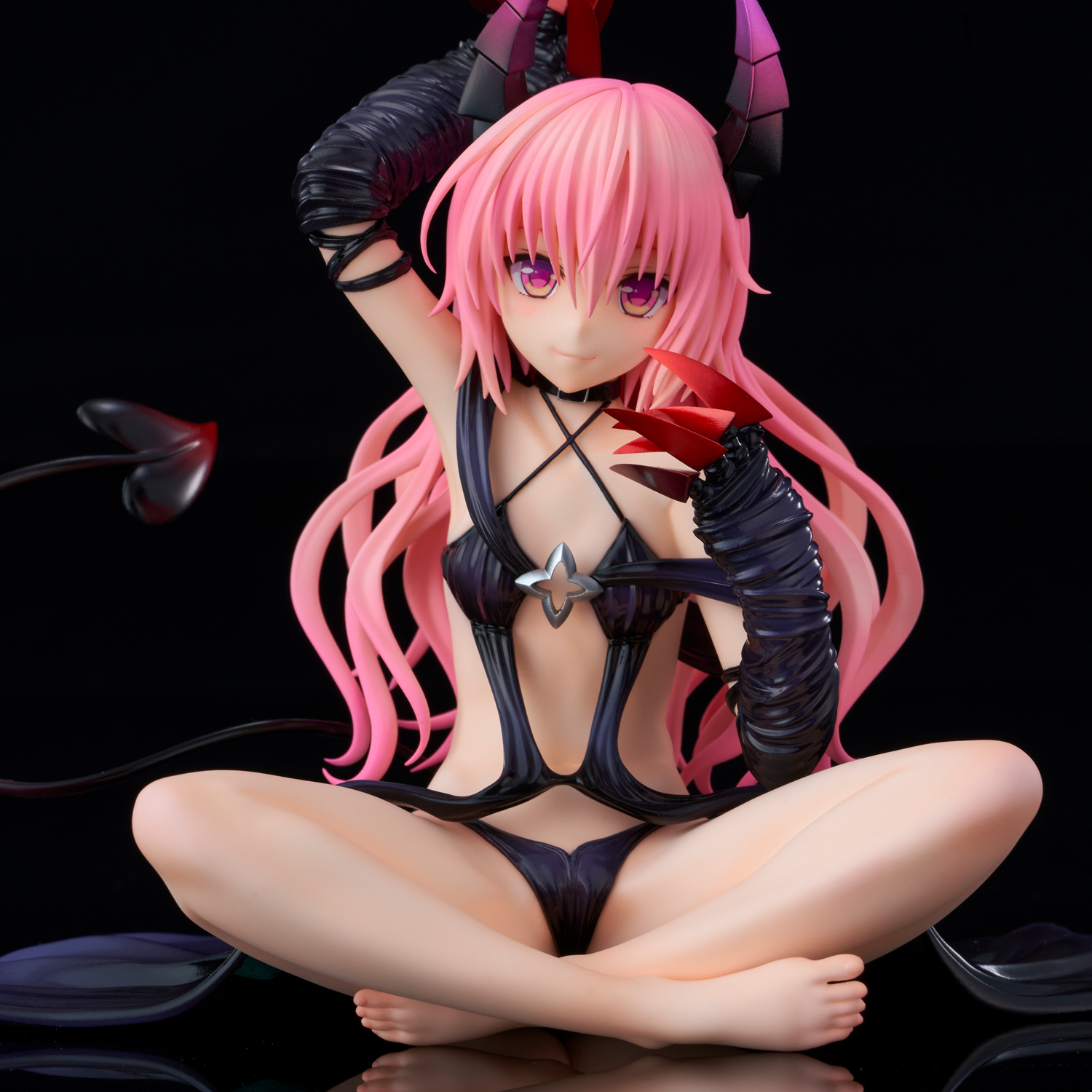 Descubre el apasionante mundo de Estatua Nana Astar Deviluke y Yuuki Rito To Love-Ru Darkness.
