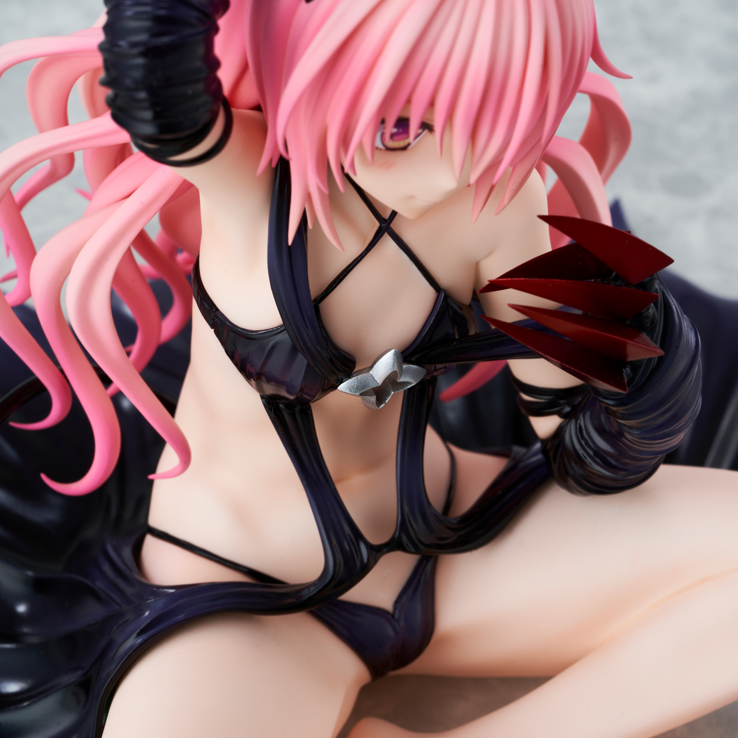 Descubre el apasionante mundo de Estatua Nana Astar Deviluke y Yuuki Rito To Love-Ru Darkness.