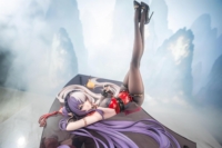 Descubre el apasionante mundo de Estatua Ying Swei Frolicking Flowers Azur Lane.