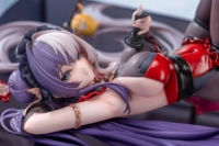 Descubre el apasionante mundo de Estatua Ying Swei Frolicking Flowers Azur Lane.