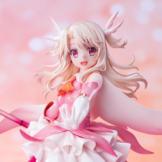 Descubre el apasionante mundo de Estatua Illyasviel Von Einzbern Anime Project.