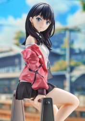 Descubre el apasionante mundo de Estatua Takarada Rikka.