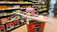 Descubre el apasionante mundo de Figura Soporte Cup Noodle Dorothy Goddess of Victory Nikke.