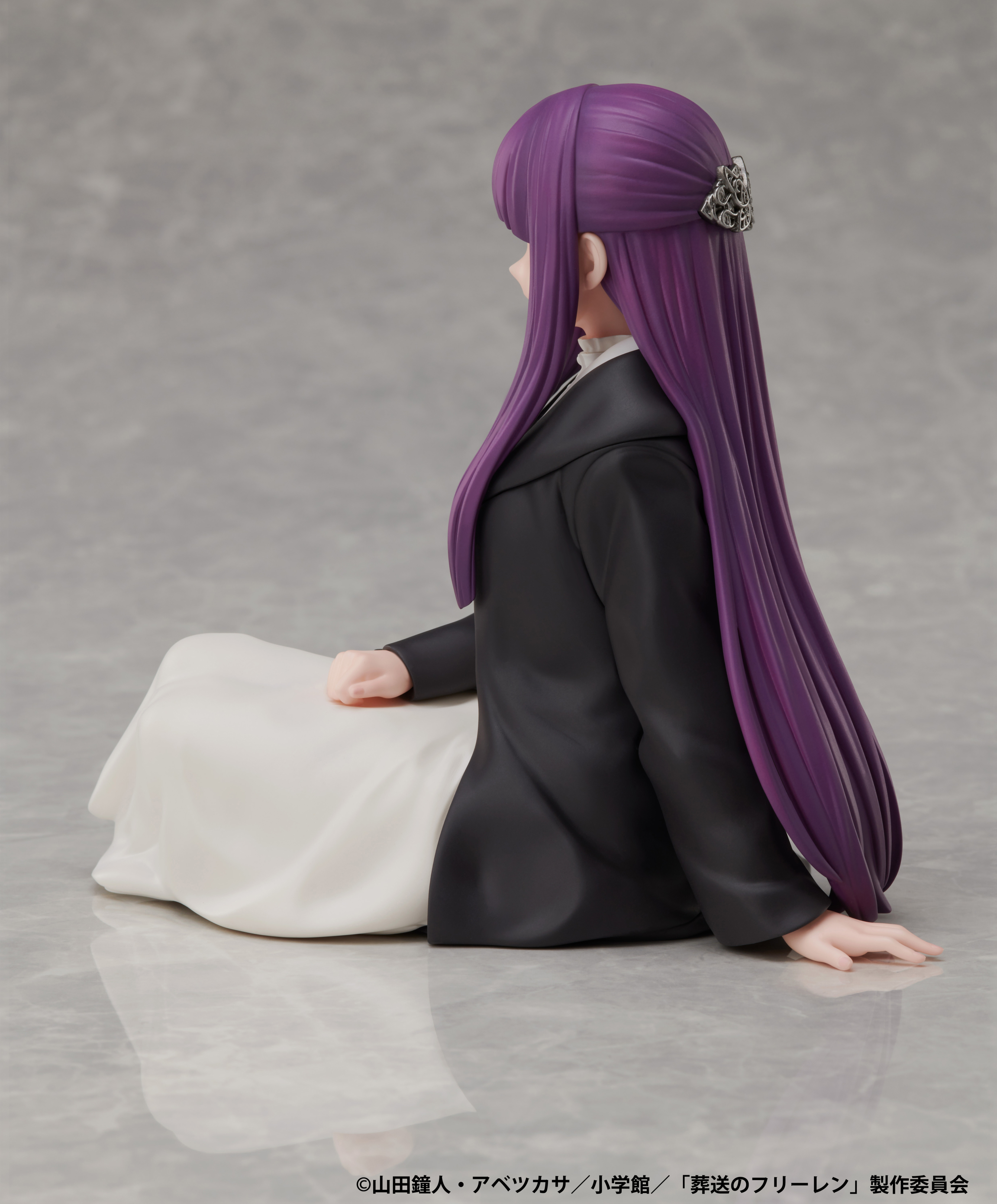 Descubre el apasionante mundo de Figura Frieren Fern elCOCO.