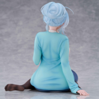 Descubre el apasionante mundo de Figura Yukino Mifuyu Yukino-san Sentada Edición Estándar.