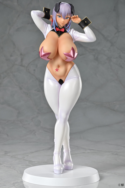 Descubre el apasionante mundo de Figura Ami Chan Versión Bunny Invertido Sun Tan.