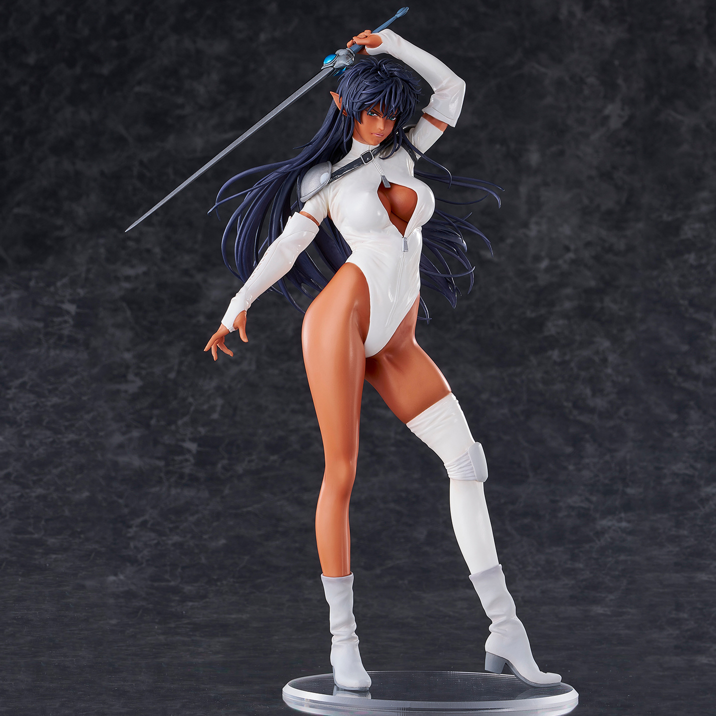 Descubre el apasionante mundo de Figura Arshes Nei Bastard!!.