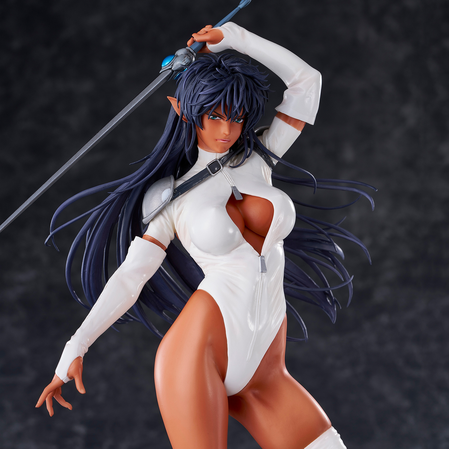 Descubre el apasionante mundo de Figura Arshes Nei Bastard!!.