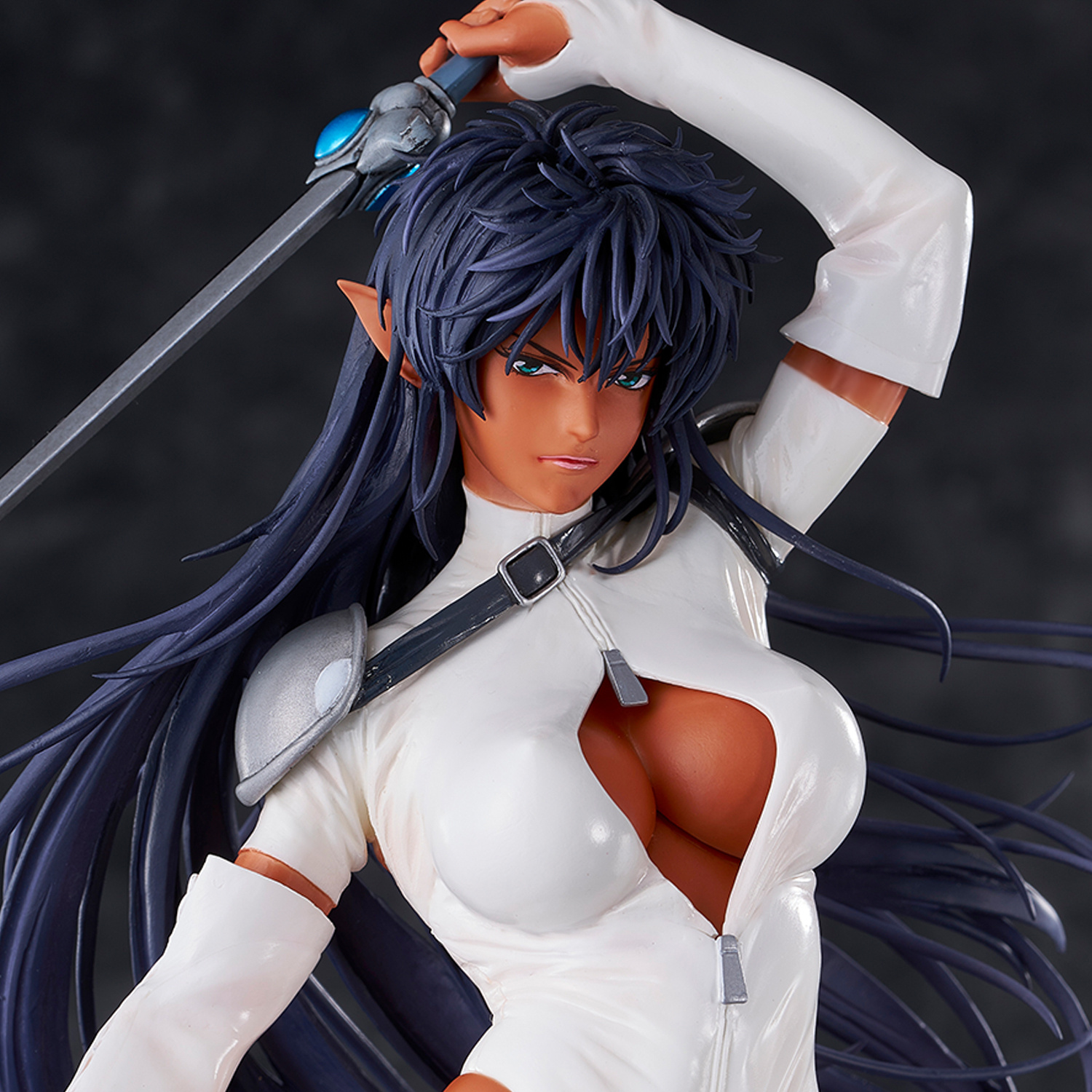 Descubre el apasionante mundo de Figura Arshes Nei Bastard!!.