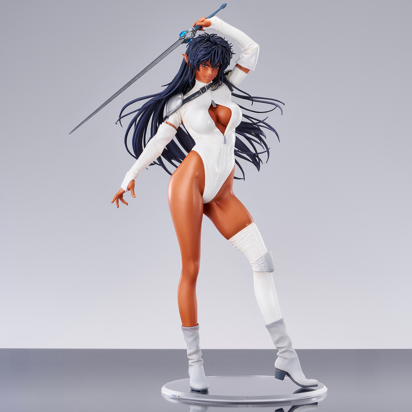 Descubre el apasionante mundo de Figura Arshes Nei Bastard!!.