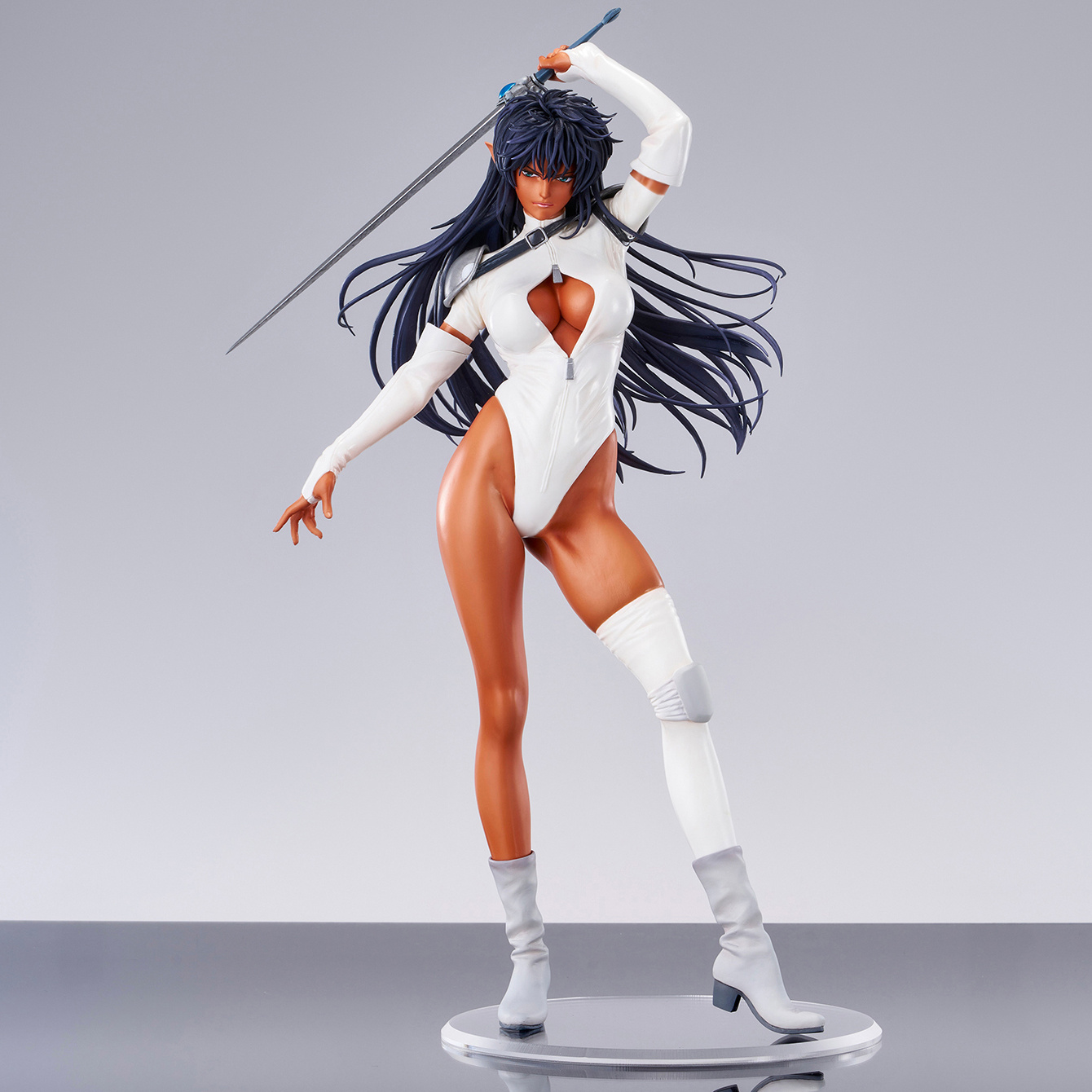 Descubre el apasionante mundo de Figura Arshes Nei Bastard!!.