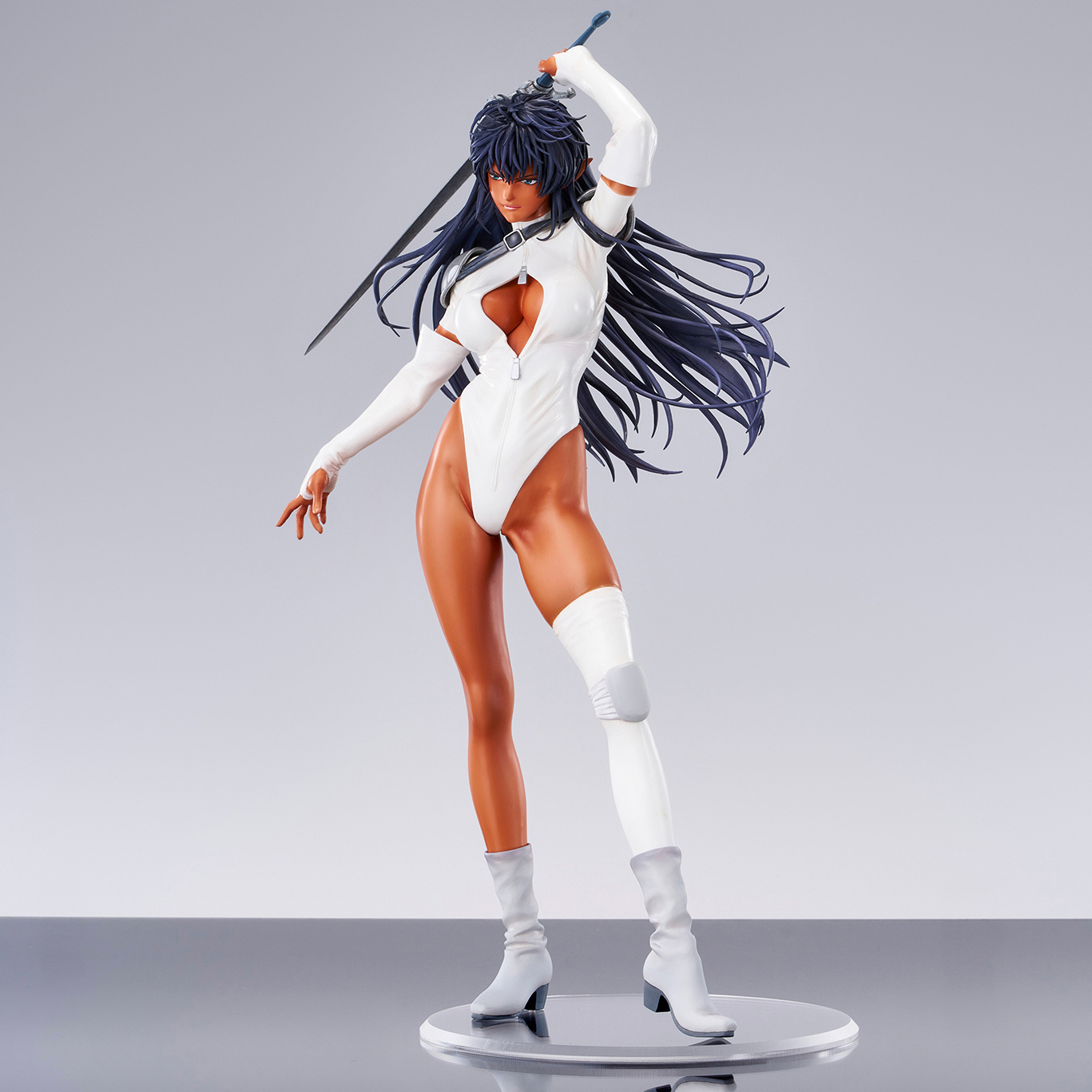 Descubre el apasionante mundo de Figura Arshes Nei Bastard!!.