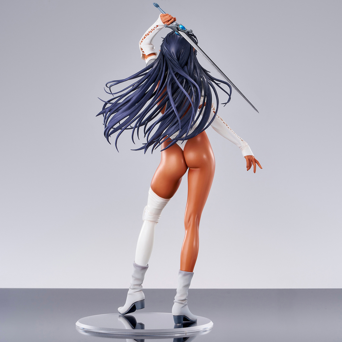 Descubre el apasionante mundo de Figura Arshes Nei Bastard!!.