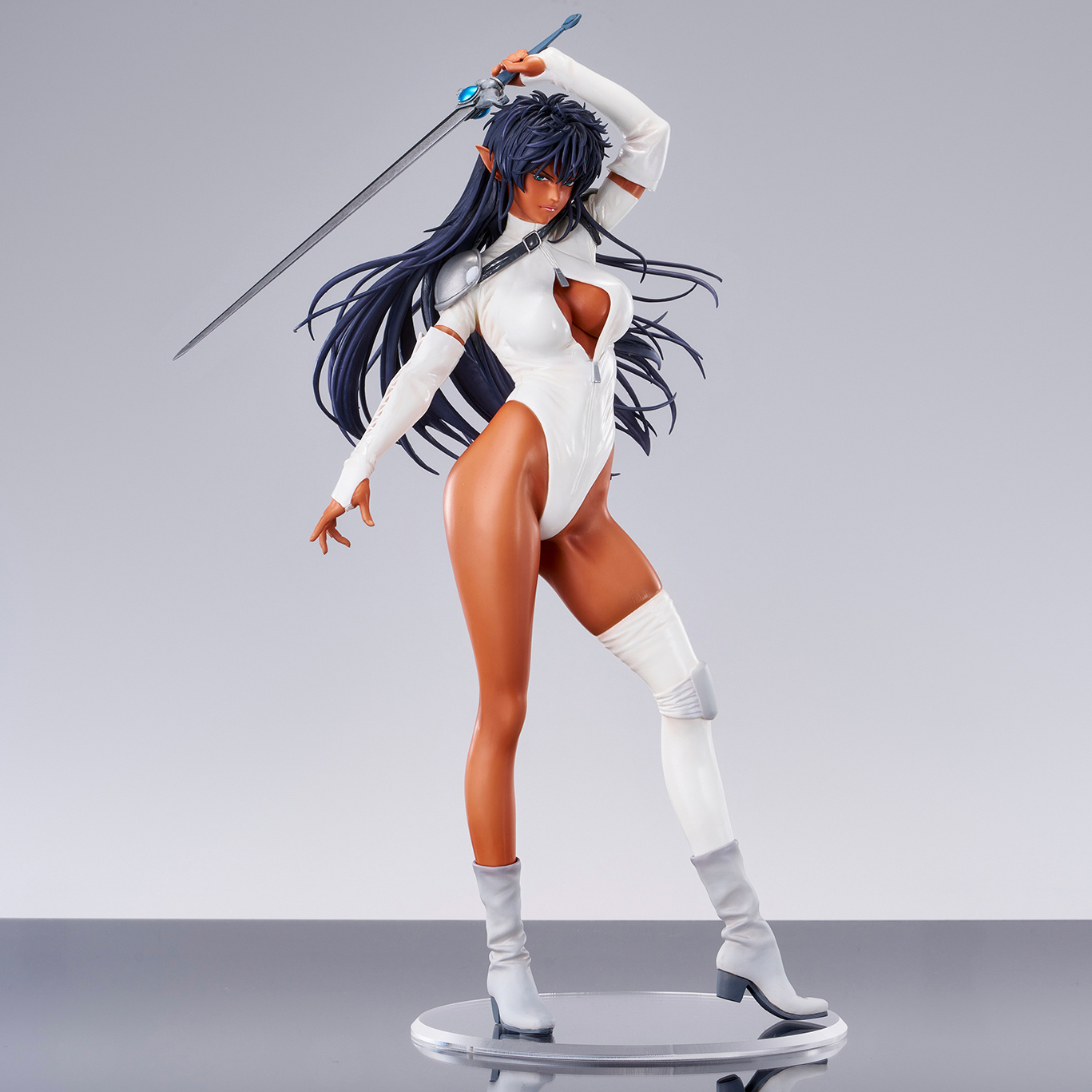 Descubre el apasionante mundo de Figura Arshes Nei Bastard!!.