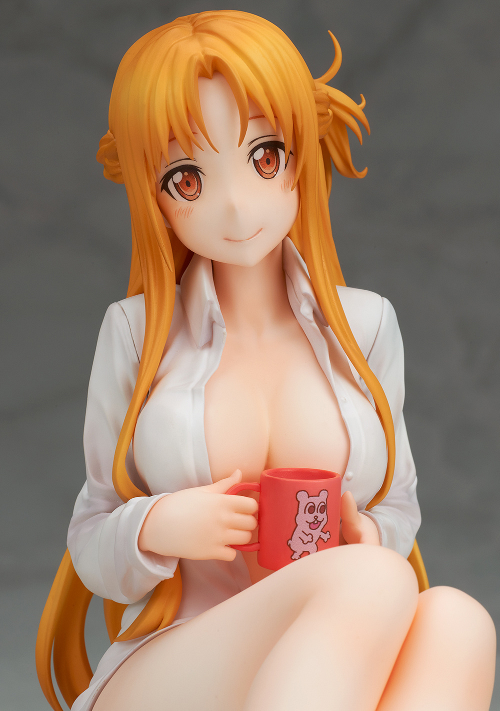 Descubre el apasionante mundo de Figura Asuna Yuuki Camisa Sword Art Online Alicization.