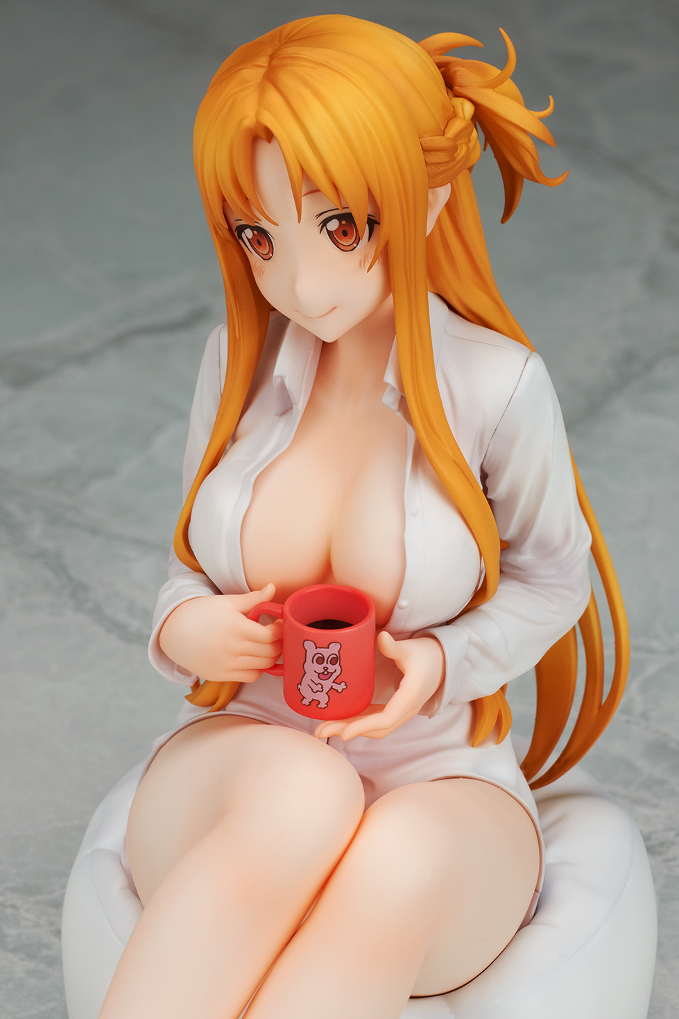 Descubre el apasionante mundo de Figura Asuna Yuuki Camisa Sword Art Online Alicization.