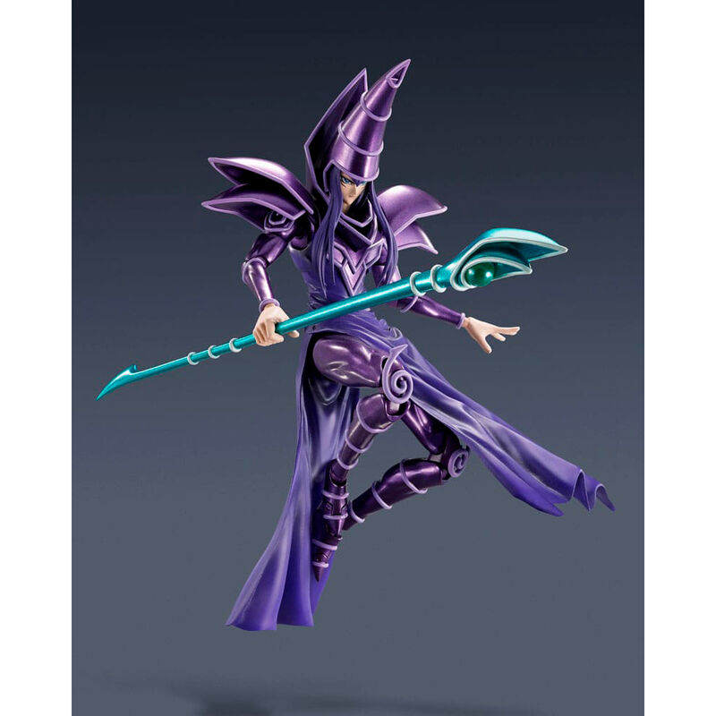 Descubre el apasionante mundo de Figura Dark Magician Yu-Gi-Oh! S.H. MonsterArts 19cm.