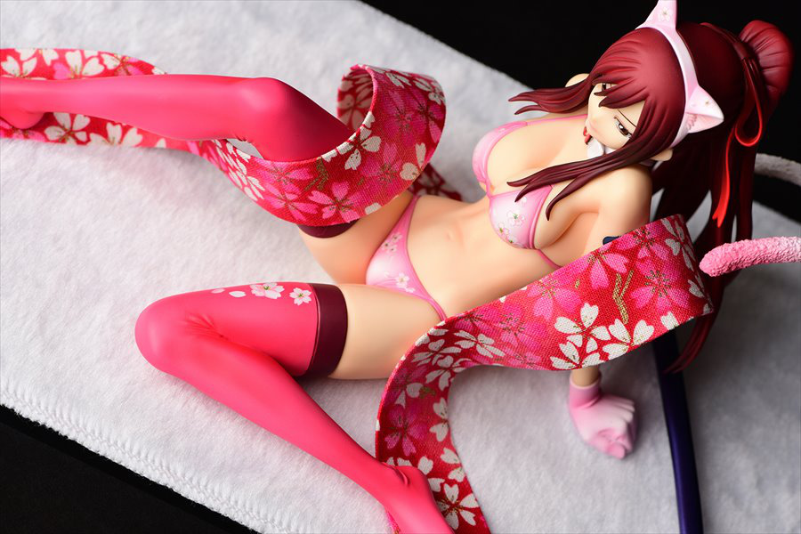 Descubre el apasionante mundo de Figura Erza Scarlet Estilo Sakuraneko.