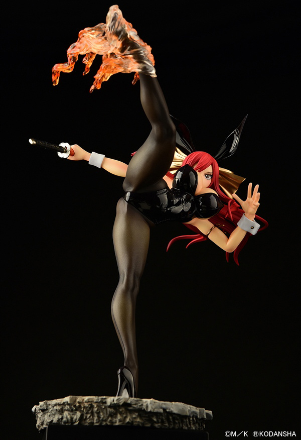 Descubre el apasionante mundo de Figura Erza Scarlet Patada Alta Versión Conejo Negro Fairy Tail.