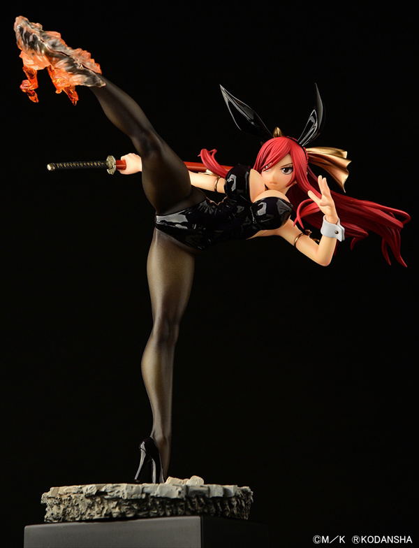 Descubre el apasionante mundo de Figura Erza Scarlet Patada Alta Versión Conejo Negro Fairy Tail.