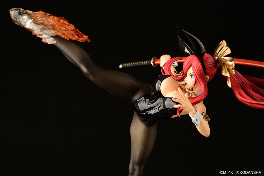 Descubre el apasionante mundo de Figura Erza Scarlet Patada Alta Versión Conejo Negro Fairy Tail.