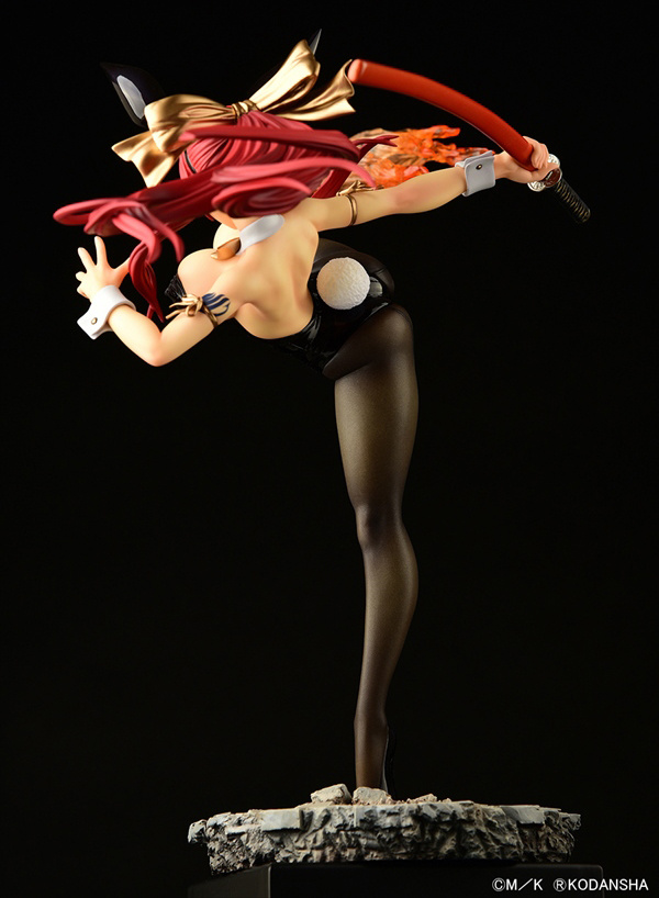 Descubre el apasionante mundo de Figura Erza Scarlet Patada Alta Versión Conejo Negro Fairy Tail.