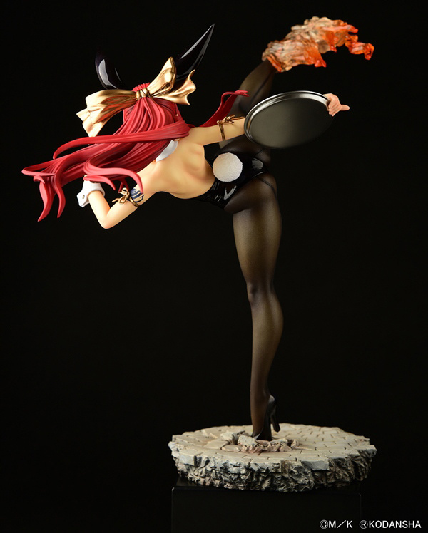 Descubre el apasionante mundo de Figura Erza Scarlet Patada Alta Versión Conejo Negro Fairy Tail.