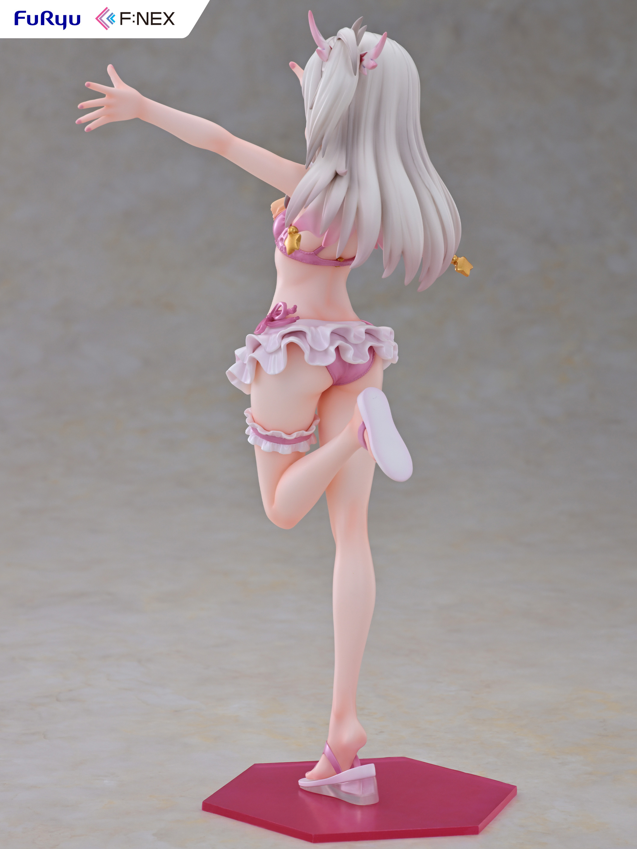 Descubre el apasionante mundo de Figura Illyasviel von Einzbern Traje de Baño Fate/kaleid liner PRISMA ILLYA 2wei!.