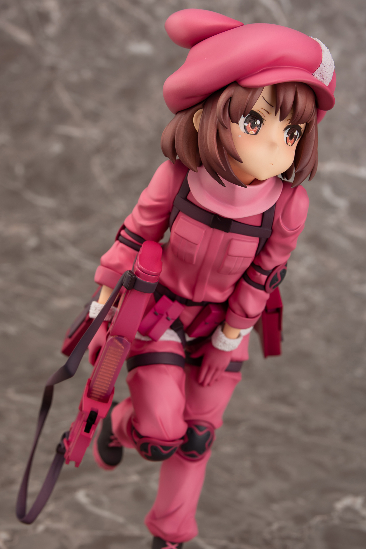 Descubre el apasionante mundo de Figura LLENN Sword Art Online Alternative Gun Gale Online Versión Bala del Desierto Reeditada.