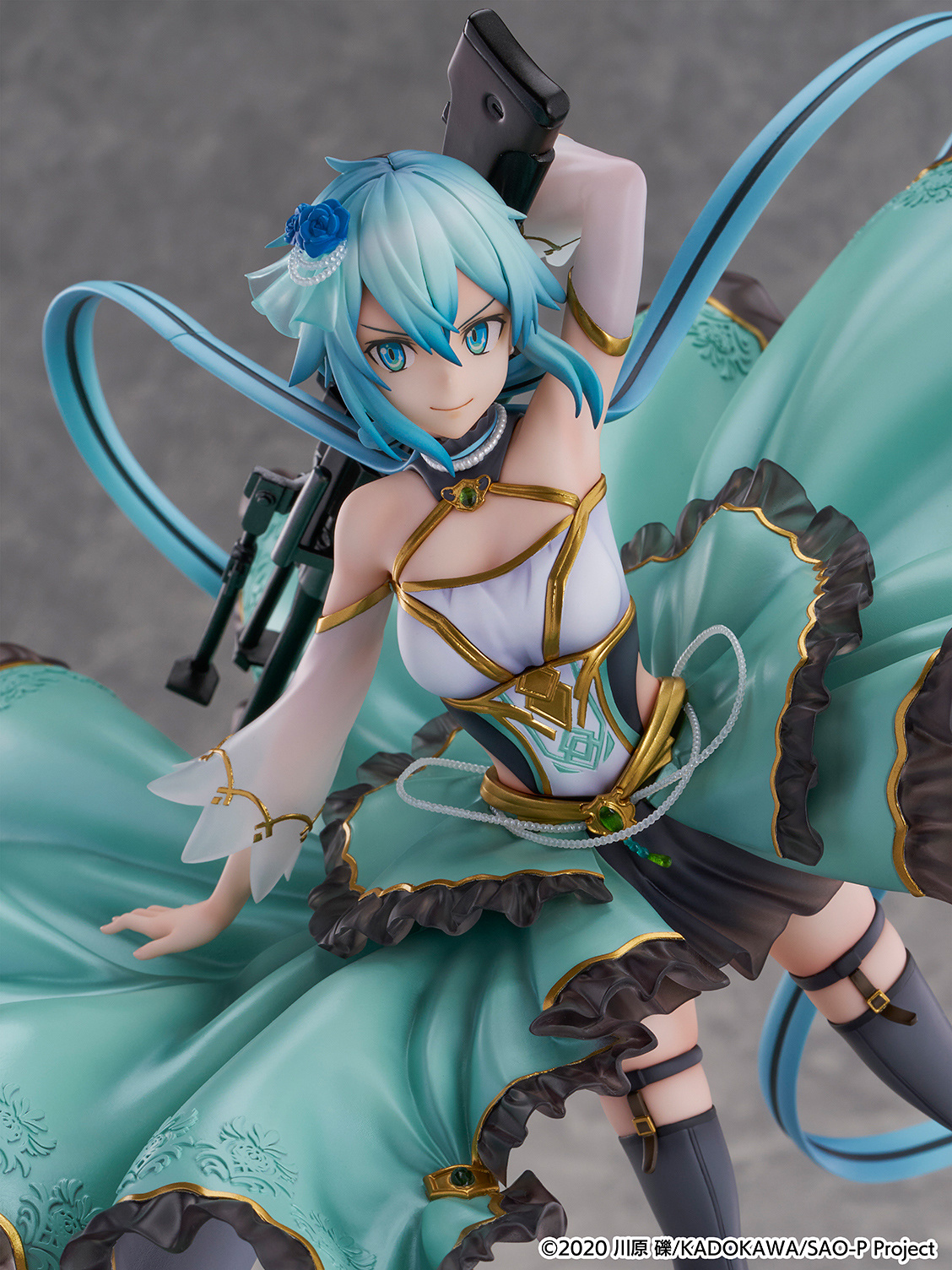 Descubre el apasionante mundo de Figura Sinon Vestido de Cristal Sword Art Online.