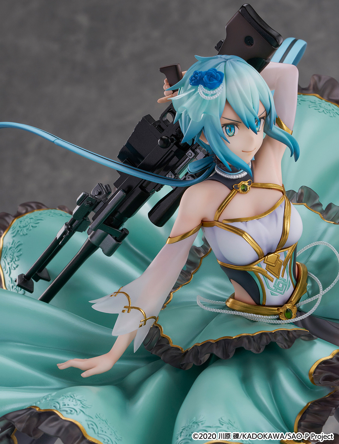 Descubre el apasionante mundo de Figura Sinon Vestido de Cristal Sword Art Online.