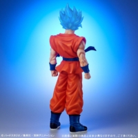 Descubre el apasionante mundo de Figura Gigantic Serie Super Saiyan Dios Son Goku Versión Transparente Edición Limitada.