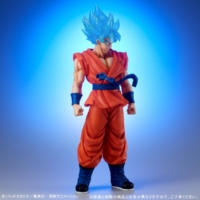 Descubre el apasionante mundo de Figura Gigantic Serie Super Saiyan Dios Son Goku Versión Transparente Edición Limitada.