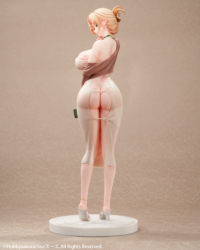 Descubre el apasionante mundo de Figura Elf Mujer Casada Yurie Edición Regular.