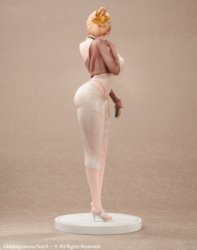 Descubre el apasionante mundo de Figura Elf Mujer Casada Yurie Edición Regular.
