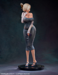 Descubre el apasionante mundo de Figura Mujer Elfa Yurie Versión Color Único Deluxe Edition.