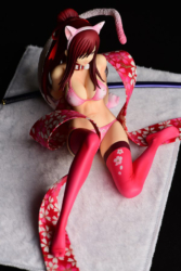 Descubre el apasionante mundo de Figura Erza Scarlet Estilo Sakuraneko.