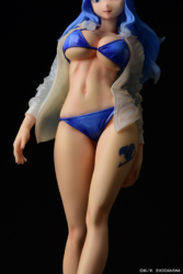 Descubre el apasionante mundo de Figura Juvia Lockser Camisa Mojada Transparente.