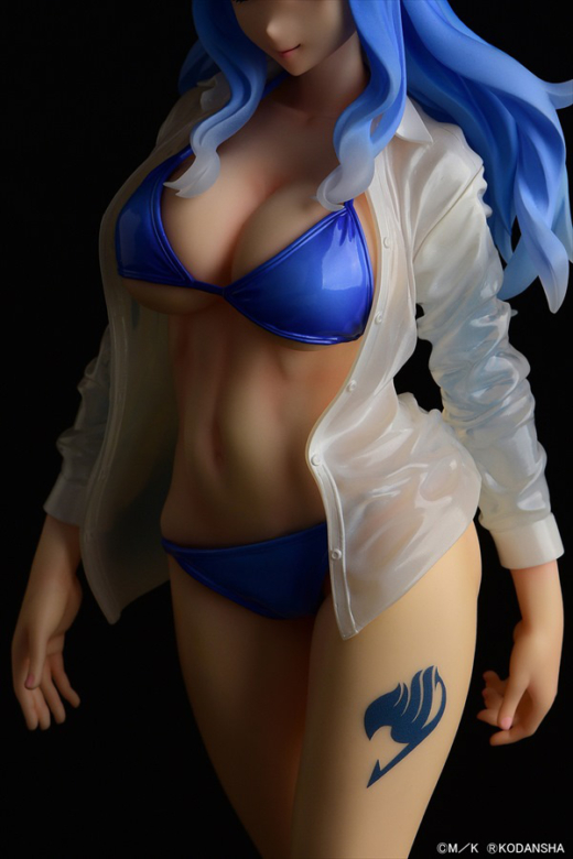 Descubre el apasionante mundo de Figura Juvia Lockser Camisa Mojada Transparente.