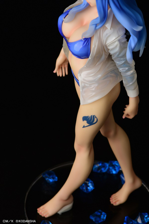 Descubre el apasionante mundo de Figura Juvia Lockser Camisa Mojada Transparente.
