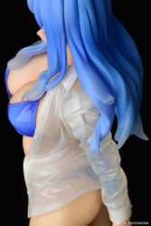 Descubre el apasionante mundo de Figura Juvia Lockser Camisa Mojada Transparente.