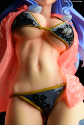 Descubre el apasionante mundo de Figura Juvia Lockser Fairy Tail Estilo Bikini Negro.