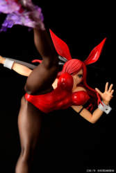 Descubre el apasionante mundo de Figura Erza Scarlet Patada Alta Versión Crimson Rabbit.