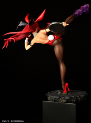 Descubre el apasionante mundo de Figura Erza Scarlet Patada Alta Versión Crimson Rabbit.
