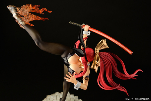 Descubre el apasionante mundo de Figura Erza Scarlet Patada Alta Versión Conejo Negro Fairy Tail.