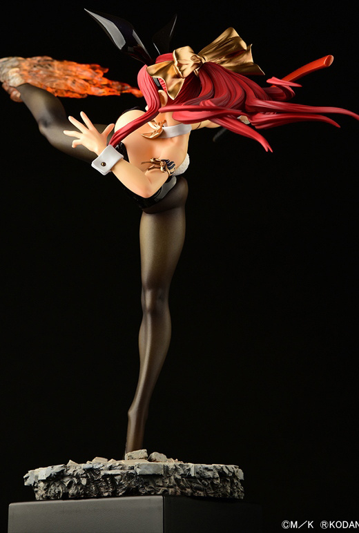 Descubre el apasionante mundo de Figura Erza Scarlet Patada Alta Versión Conejo Negro Fairy Tail.