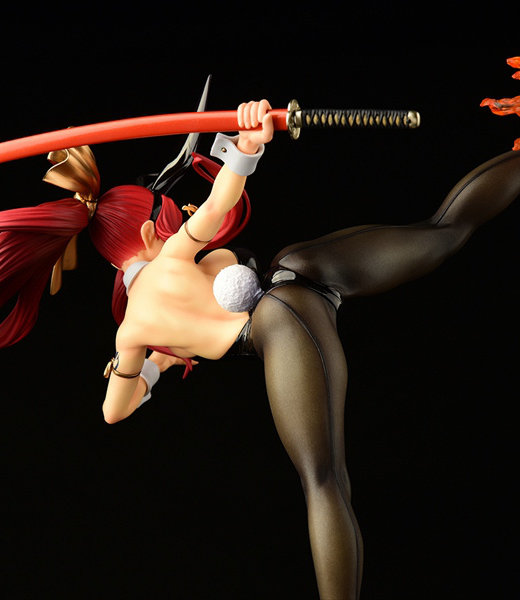 Descubre el apasionante mundo de Figura Erza Scarlet Patada Alta Versión Conejo Negro Fairy Tail.